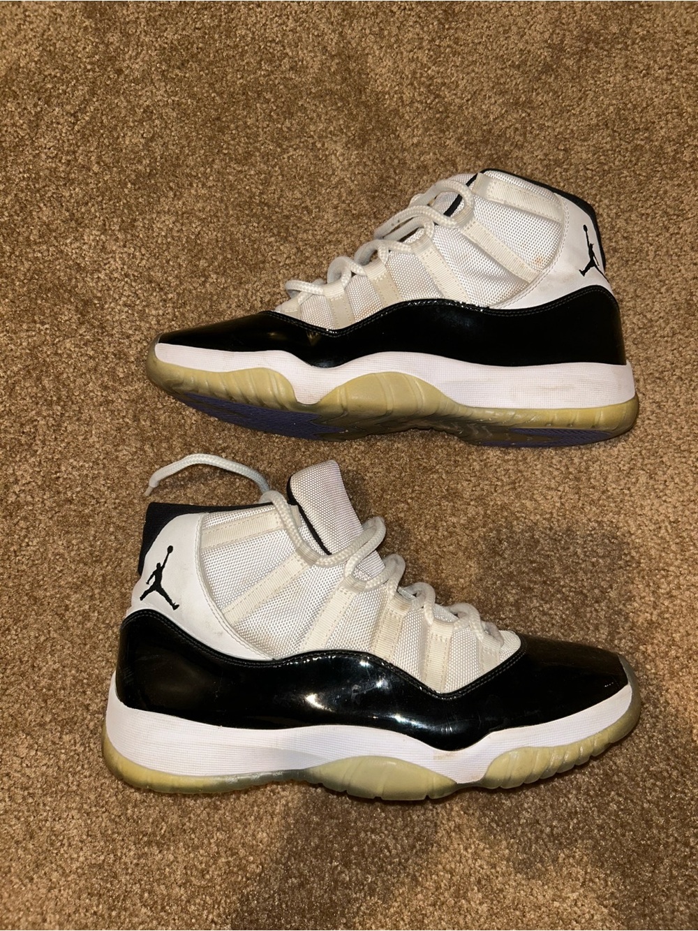 Jordan Retro 11 Black/White Sneakers